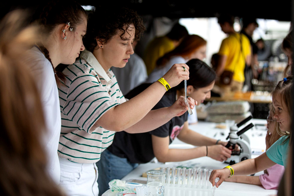 1170 image for slide