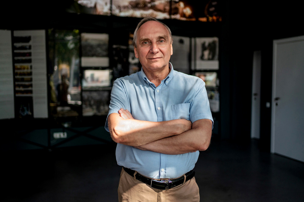 6981 image for slide